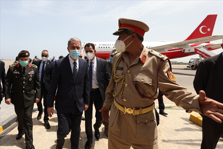 Millî Savunma Bakanı Hulusi Akar Libya'da